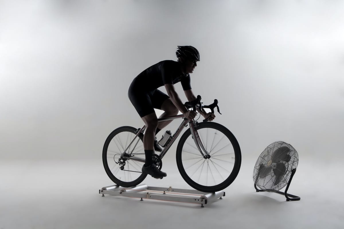 Ciclisti indoor e utenti di smart trainer